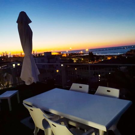 La Terrazza Leilighet Falconara Marittima Eksteriør bilde