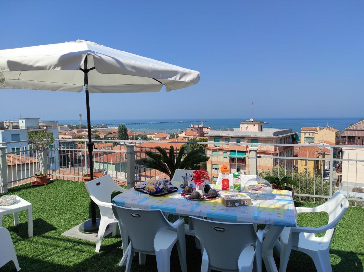 La Terrazza Leilighet Falconara Marittima Eksteriør bilde