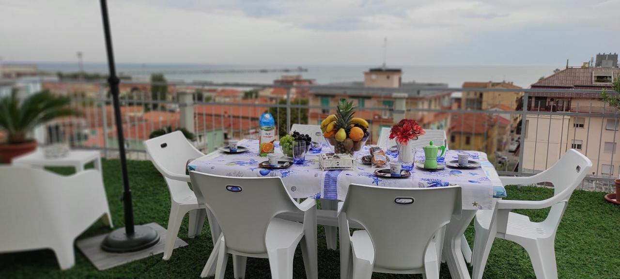 La Terrazza Leilighet Falconara Marittima Eksteriør bilde