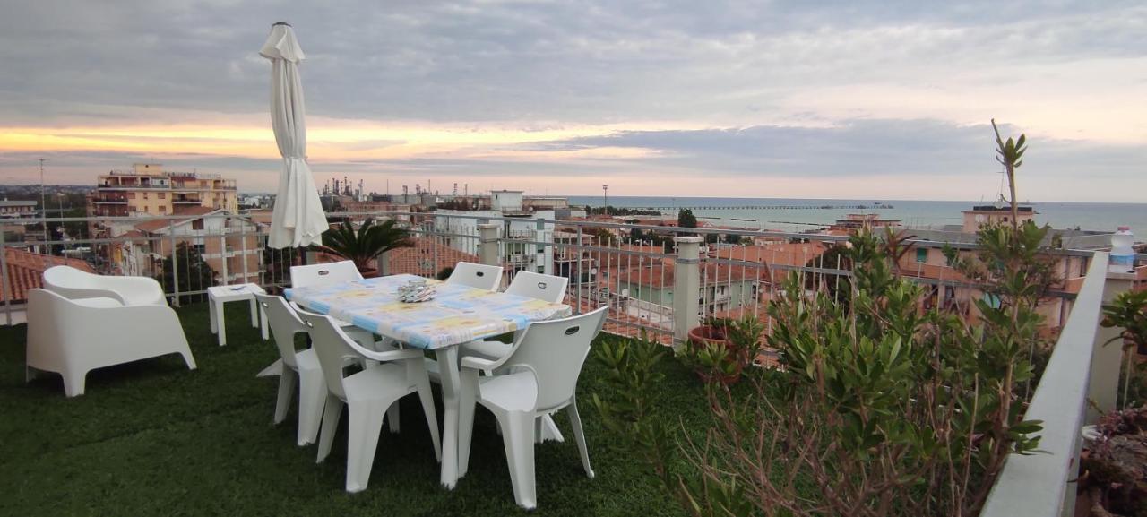 La Terrazza Leilighet Falconara Marittima Eksteriør bilde