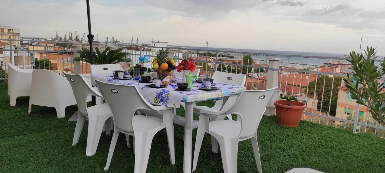 La Terrazza Leilighet Falconara Marittima Eksteriør bilde